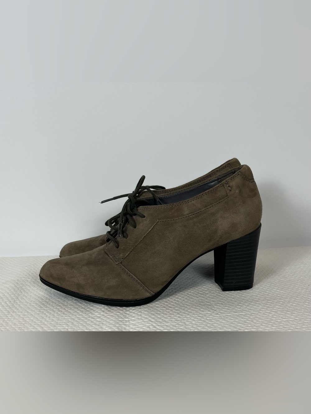 Clarks Araya Hale Lace-Up Suede Oxfords Pumps Size 7.5